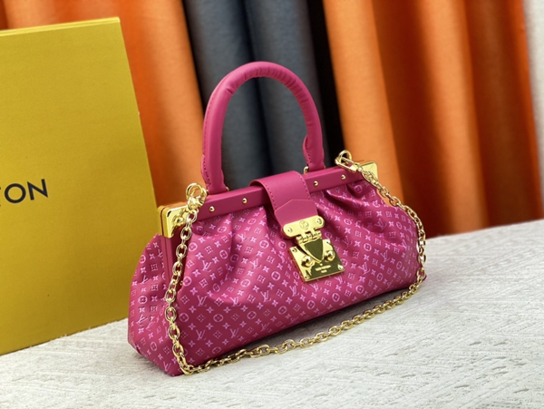 ルイヴィトンバッグ背面デザイン